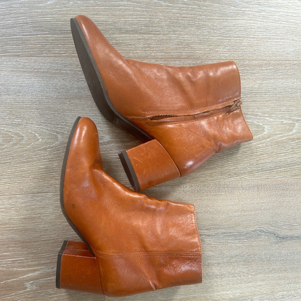 Brown leather Esska boots.